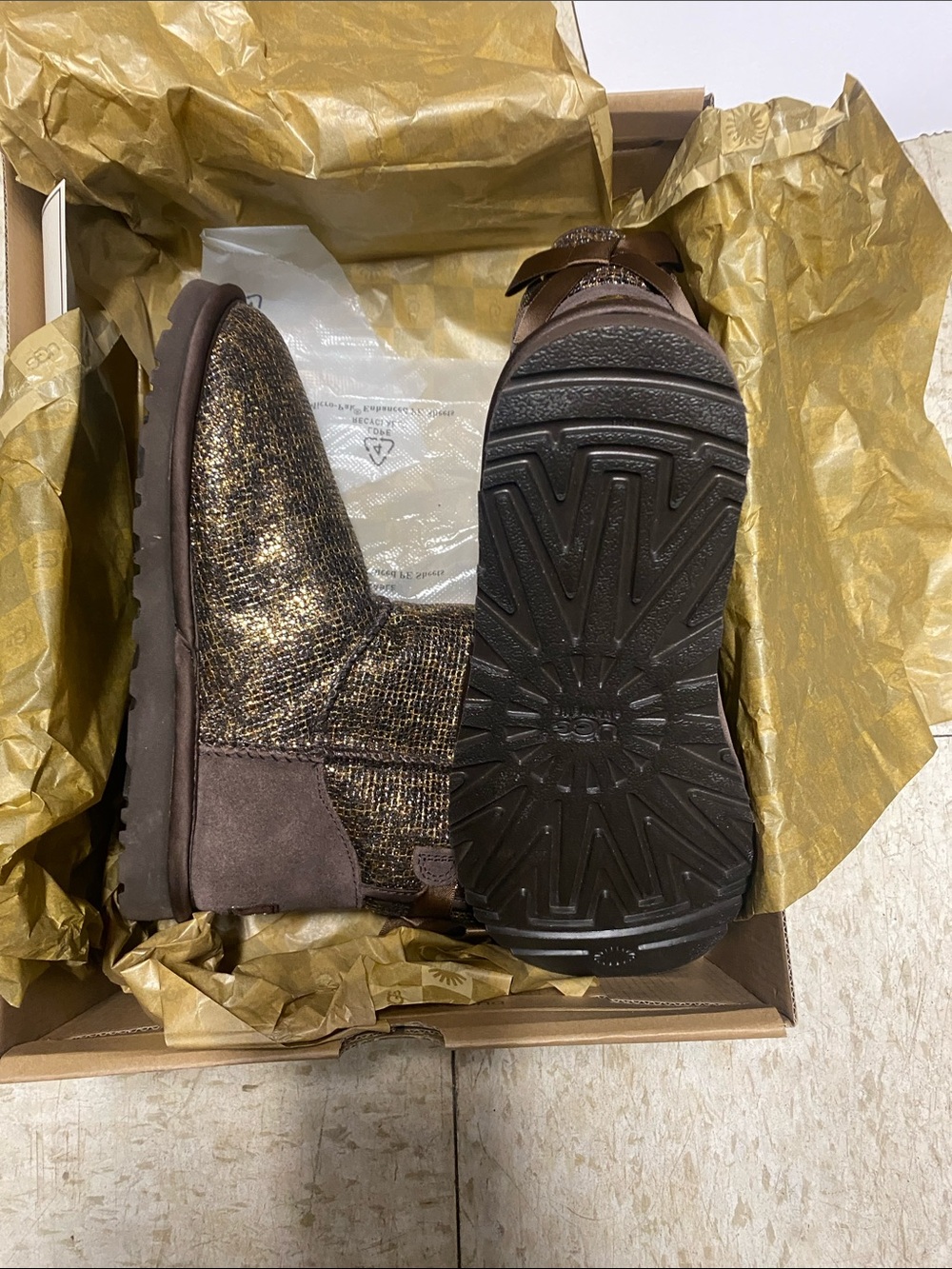 UGG W Mini Bailey Bow Glitter Boots Size 5 US 1006168 W/BRZ